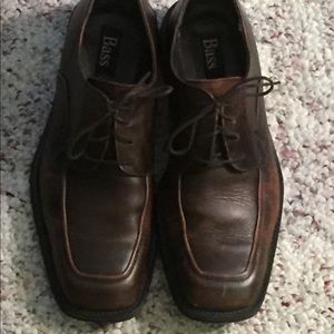 Brown leather Bass shoes